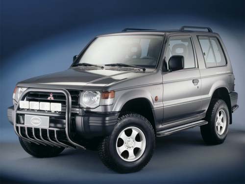 Mitsubishi Pajero V20 до 98 и с 98 до 00 без расширителей колёсных арок - Кенгурятник с защитой картера, чёрный