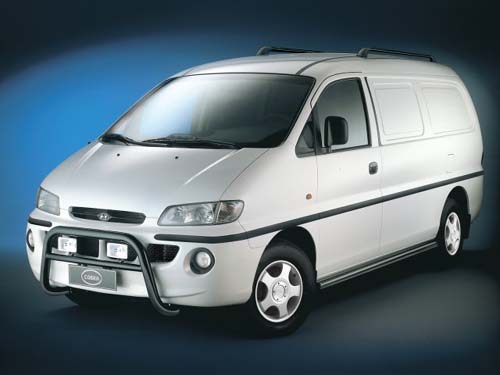 Hyundai Starex / H200 / H-1 - Трубы боковые с площадкой для ноги 60 мм, чёрные, длинная база